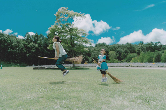 「娘と孫を撮る私」廣本 桂子