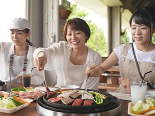 全天候型のハウスでBBQが楽しめる！